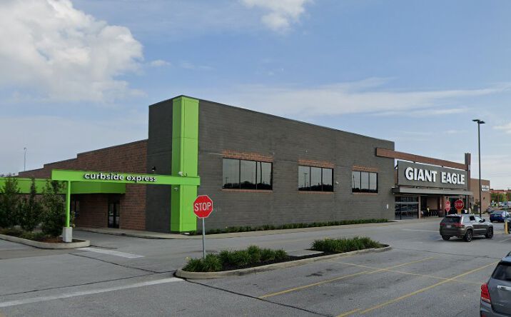 Pictures of Retail property located at 8383 Tyler Blvd, Mentor, OH 44060 for lease - image #1