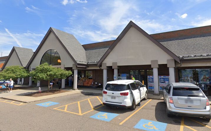 Pictures of Retail property located at 108 W Main St, Louisville, OH 44641 for lease - image #1