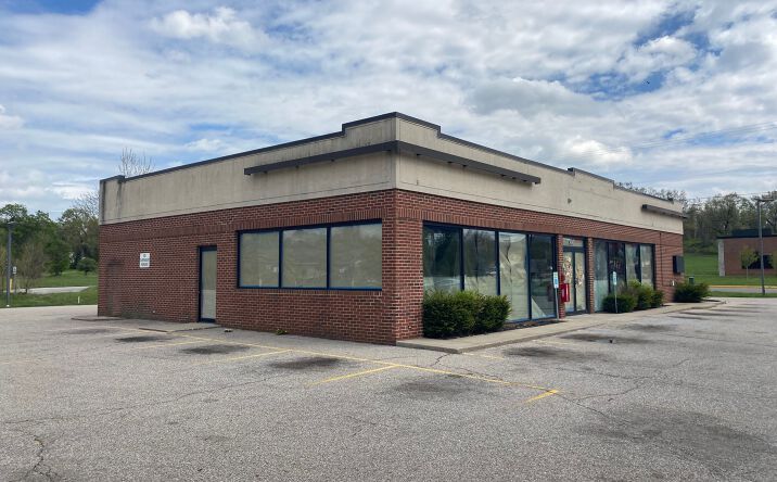 Pictures of Retail property located at 3624 S Nappanee St, Elkhart, IN 46517 for lease - image #1