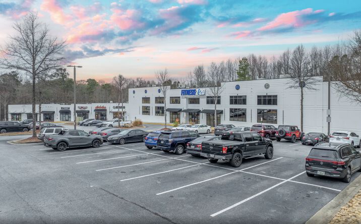 Pictures of Retail property located at 4425 S Cobb Dr SE, Smyrna, GA 30080 for lease - image #1