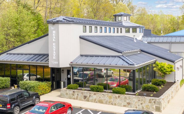 Pictures of Retail property located at 7373 Comfort Inn Dr, Warrenton, VA 20187 for lease - image #1