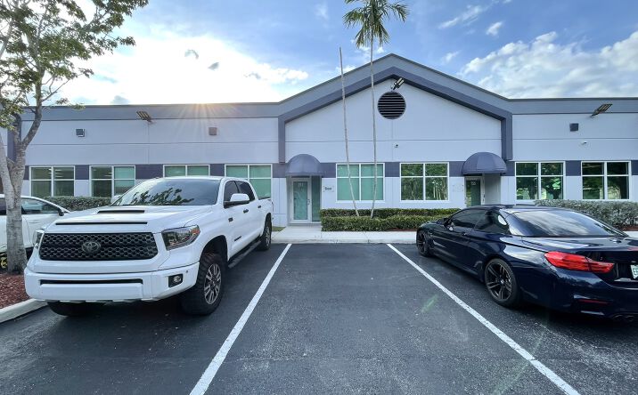 Pictures of Land property located at 757 Shotgun Road 757, Sunrise, FL 33326 for lease - image #1