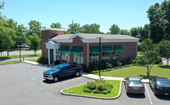 Pictures of Retail property located at 460 Pulaski Rd, Greenlawn, NY 11740 for lease - image #1