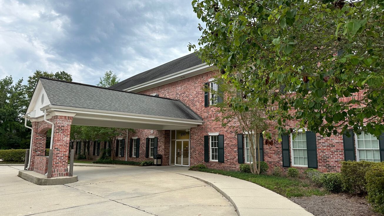 195 Greenbriar Blvd, Covington, LA 70433 Office Space for Lease