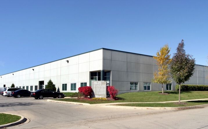 Pictures of Industrial property located at 1060-1072 N Garfield St, Lombard, IL 60148 for lease - image #1
