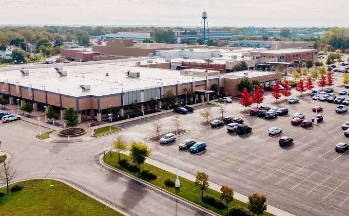 Pictures of Retail property located at 50 Eclipse Center, Beloit, WI 53511 for lease - image #1