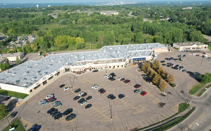 Pictures of Retail property located at 1740 & 1750 Weir, Woodbury, MN 55125 for lease - image #1