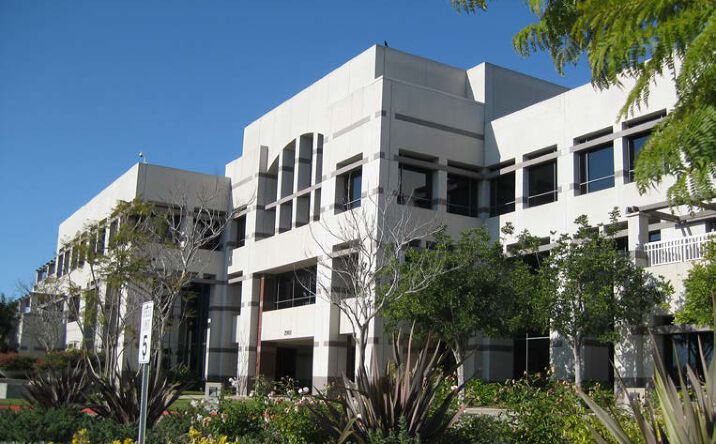 Pictures of Office property located at 2901 N Ventura Road, Oxnard, CA 93036 for lease - image #1