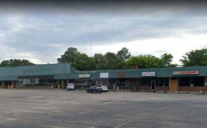 Pictures of Retail property located at 2807-2823 Lower Wetumpka Rd, Montgomery, AL 36110 for lease - image #1