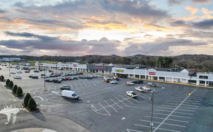 Pictures of Retail, Office, Restaurant property located at 1140 Gallatin Pike S, Nashville, TN 37115 for lease - image #1