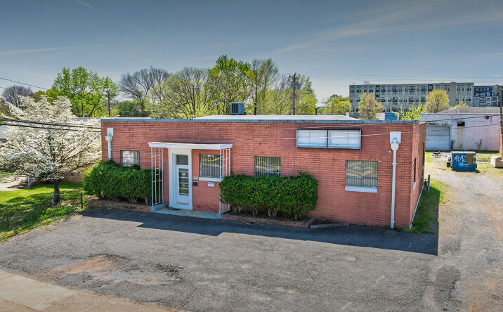 Pictures of Retail property located at 212 Greystone Rd, Charlotte, NC 28209 for lease - image #1