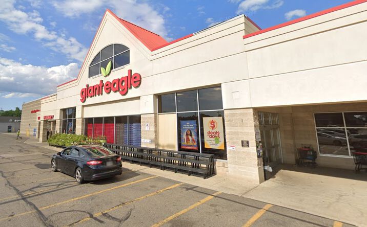 Pictures of Retail property located at 608 Raff Rd SW, Canton, OH 44710 for lease - image #1