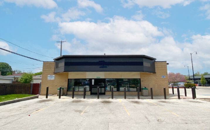 Pictures of Retail property located at 7950 N Crawford Ave, Skokie, IL 60076 for lease - image #1