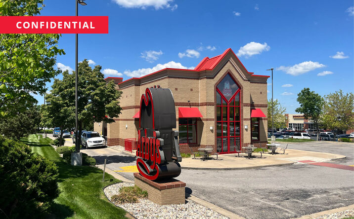 Pictures of Retail property located at 13790 S Black Bob Rd, Olathe, KS 66062 for lease - image #1