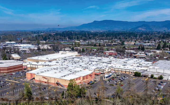 Pictures of Retail property located at 293 Valley River Center, Eugene, OR 97401 for lease - image #1