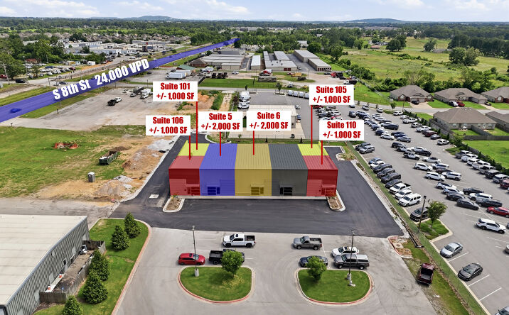 Pictures of Office, Industrial property located at 2420 S 8th St, Rogers, AR 72758 for lease - image #1