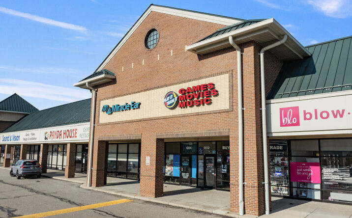 Pictures of Retail property located at 1156-1296 E Powell Road, Lewis Center, OH 43035 for lease - image #1