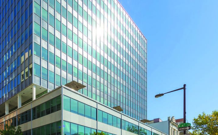 Pictures of Office property located at 325 Chestnut St, Philadelphia, PA 19106 for lease - image #1