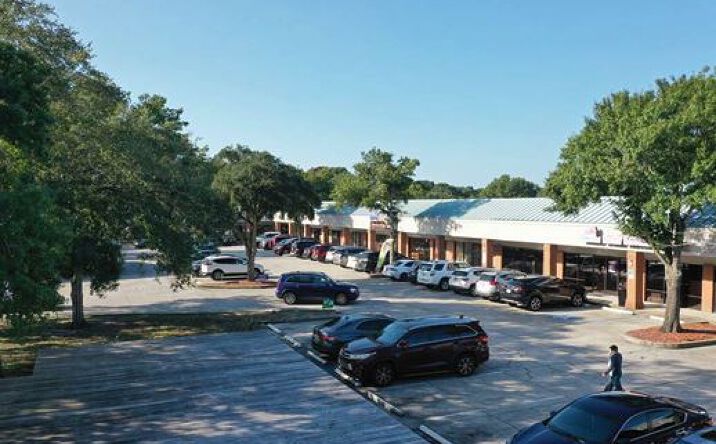 Pictures of Retail, Office property located at 7520 W Waters Ave, Tampa, FL 33615 for lease - image #1