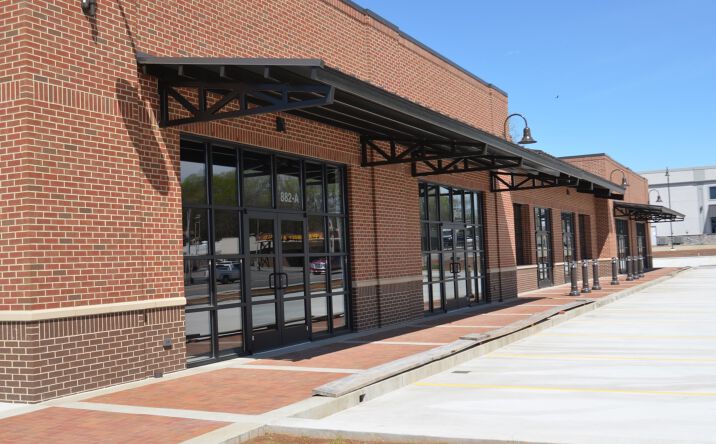 Pictures of Retail, Office, Special Purpose property located at 882 Kraft St, Clarksville, TN 37040 for lease - image #1
