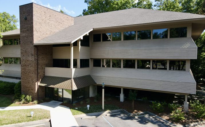 Pictures of Office property located at 2 Park Ln, Hilton Head Island, SC 29928 for lease - image #1