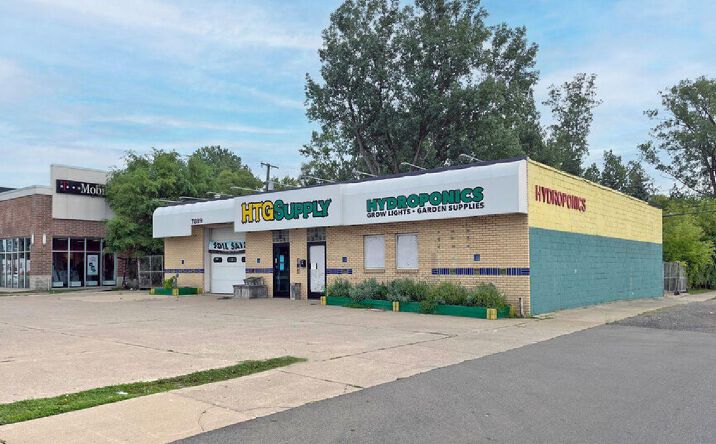Pictures of Retail property located at 7889 Telegraph Rd, Taylor, MI 48180 for lease - image #1