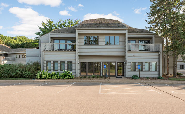 Pictures of Office property located at 7815 Telegraph Rd, Bloomington, MN 55438 for lease - image #1