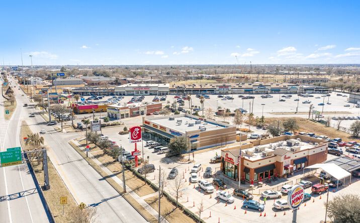 Pictures of Retail, Office property located at 5950 Gulf Fwy, Houston, TX 77023 for lease - image #1