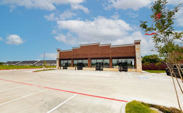 Pictures of Retail property located at 1412 Farley St, Waxahachie, TX 75165 for lease - image #1