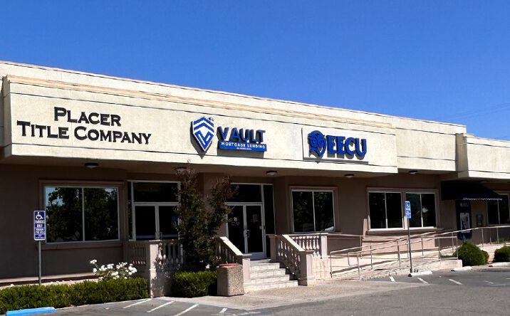 Pictures of Office property located at 413 W Yosemite Ave, Madera, CA 93637 for lease - image #1