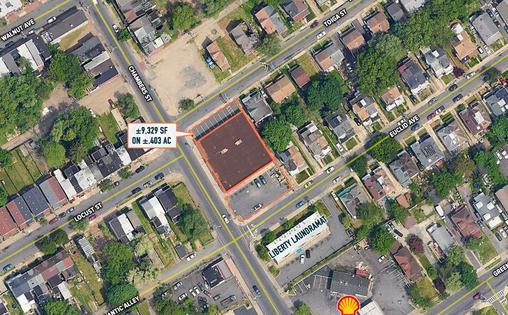 Pictures of Retail property located at 208 Chambers St, New York, NY 10007 for lease - image #1