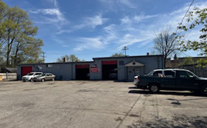 Pictures of Retail property located at 21 Fairlawn Ave, Youngstown, OH 44505 for lease - image #1