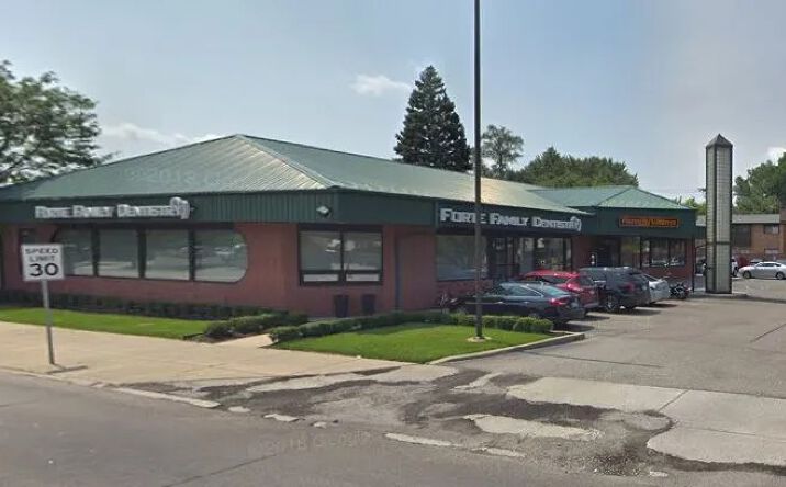 Pictures of Retail property located at 2569-2571 Coolidge Hwy, Berkley, MI 48072 for lease - image #1