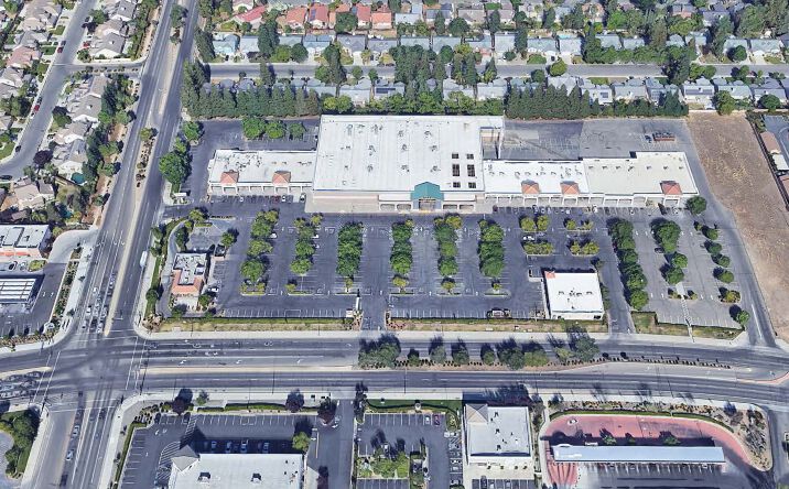 Pictures of Retail property located at 6055 N Figarden Dr, Fresno, CA 93722 for lease - image #1