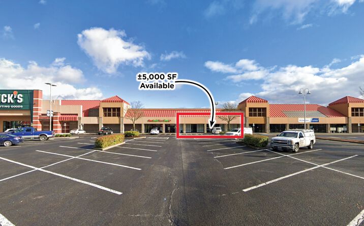 Pictures of Retail property located at 620 NW Eastman Pkwy, Gresham, OR 97030 for lease - image #1