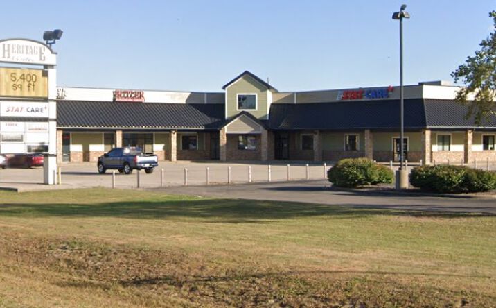 Pictures of Retail, Office, Restaurant property located at 5010 Davis Lant Dr, Evansville, IN 47715 for lease - image #1