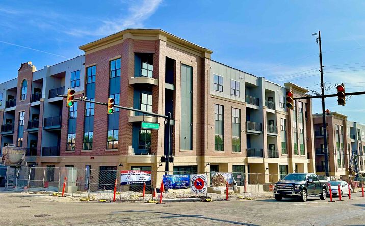 Pictures of Retail, Office, Restaurant property located at 217 E Lincolnway, Valparaiso, IN 46383 for lease - image #1