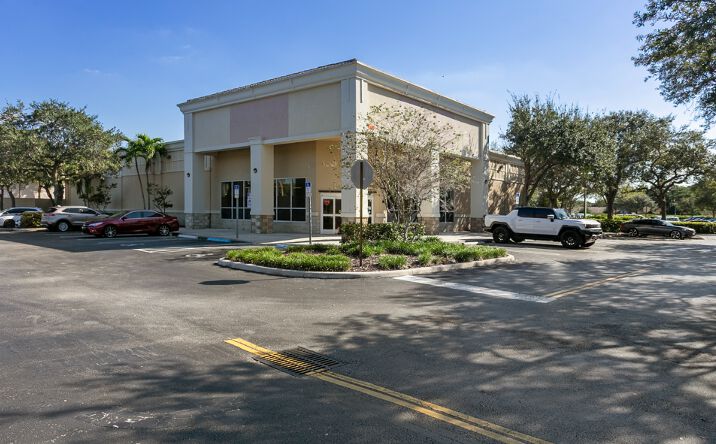 Pictures of Retail property located at 645 N University Dr, Coral Springs, FL 33071 for lease - image #1