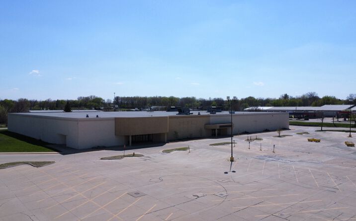 Pictures of Industrial property located at 615 S Monroe Ave, Mason City, IA 50401 for lease - image #1