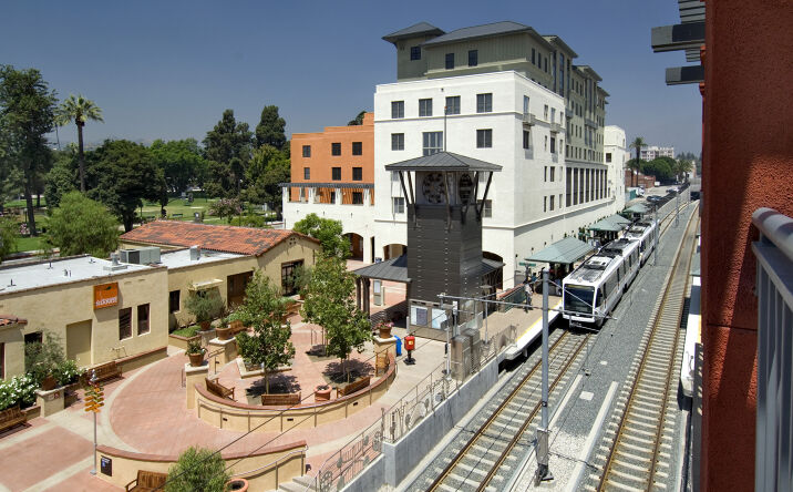 Pictures of Retail, Restaurant property located at 260 S Raymond Ave, Pasadena, CA 91105 for lease - image #1