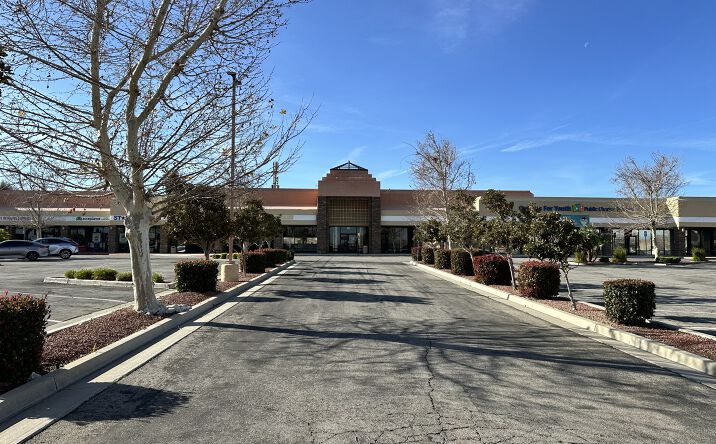 Pictures of Retail property located at 2042 E Palmdale Blvd, Palmdale, CA 93550 for lease - image #1