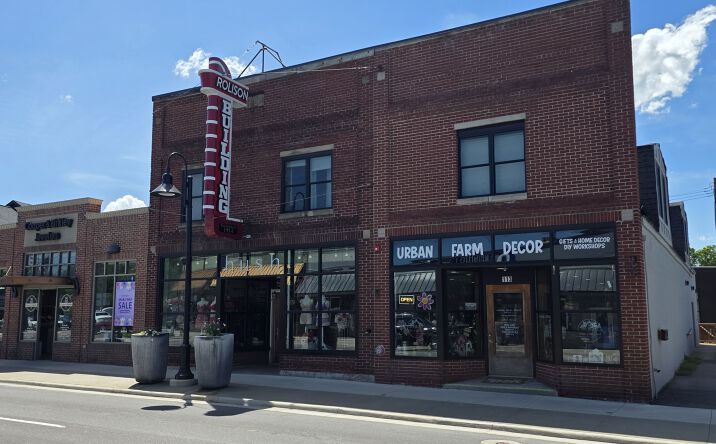 Pictures of Retail property located at 113 W Main St, Brighton, MI 48116 for lease - image #1