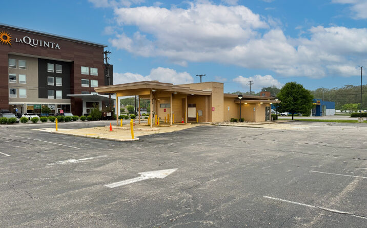 Pictures of Retail, Office, Special Purpose property located at 52530 State Hwy 933, South Bend, IN 46637 for lease - image #1