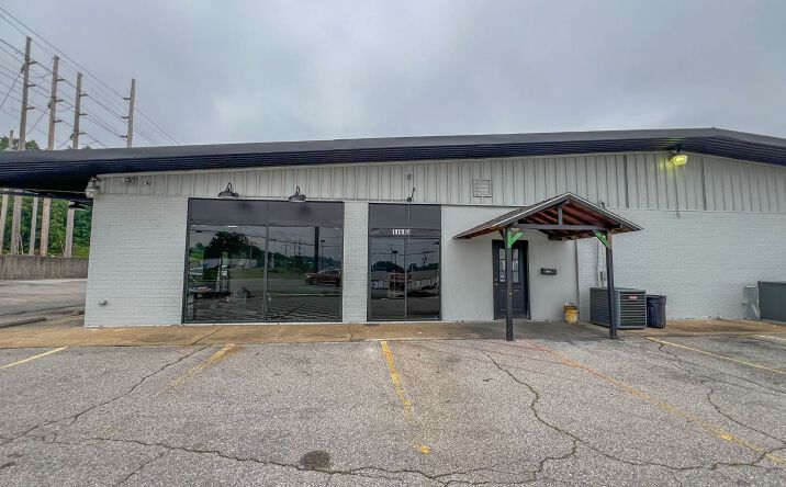 Pictures of Retail, Office, Restaurant property located at 1191 Fort Campbell Blvd, Clarksville, TN 37042 for lease - image #1
