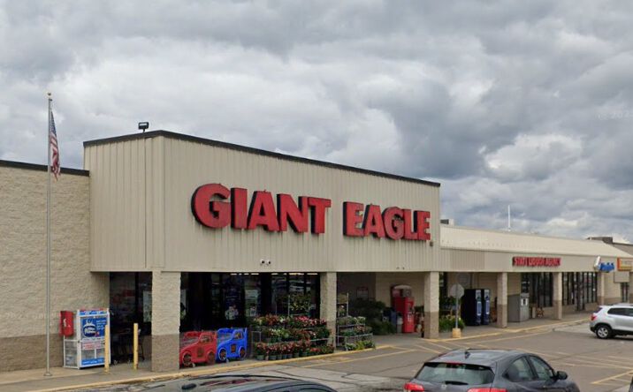 Pictures of Retail property located at 15400 W High St, Middlefield, OH 44062 for lease - image #1