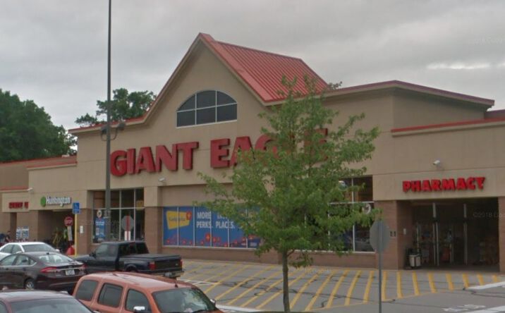 Pictures of Retail property located at 909 E Main St, Ravenna, OH 44266 for lease - image #1