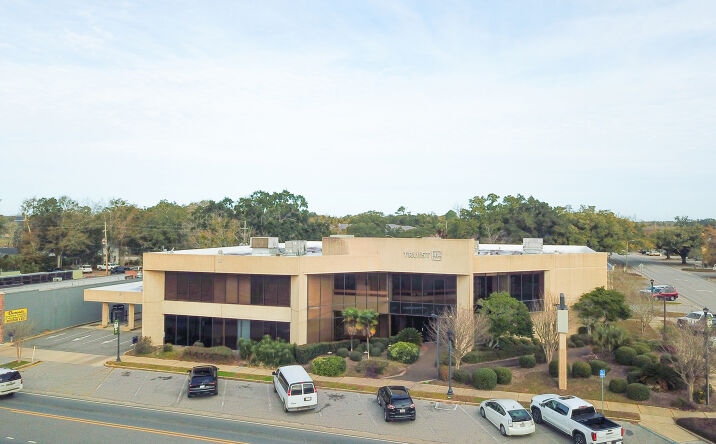 Pictures of Retail, Office property located at 200 W Laurel Ave, Foley, AL 36535 for lease - image #1