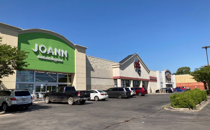 Pictures of Retail property located at 5900 University Dr NW, Huntsville, AL 35806 for sales - image #1