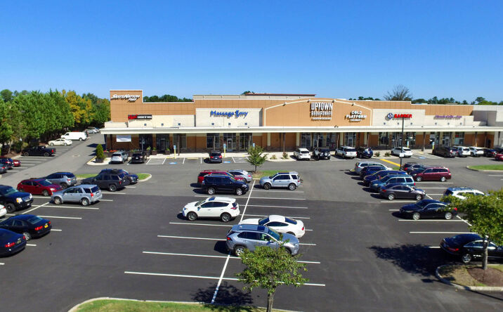 Pictures of Retail property located at 4350 Pouncey Tract Rd, Glen Allen, VA 23060 for lease - image #1
