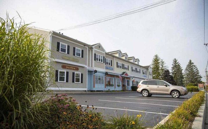 Pictures of Retail property located at 316-318 Delaware Avenue, Delmar, NY 12054 for lease - image #1